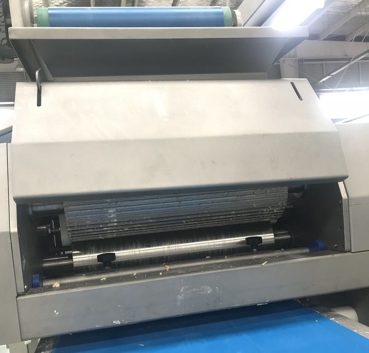 200-300 किलोग्राम क्षमता वाली स्वचालित आटा प्रेस मशीन, आटा रोलर शीटर मशीन आपूर्तिकर्ता